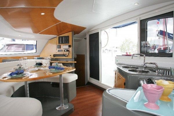 FOUNTAINE PAJOT — LIPARI 41 (2010)
