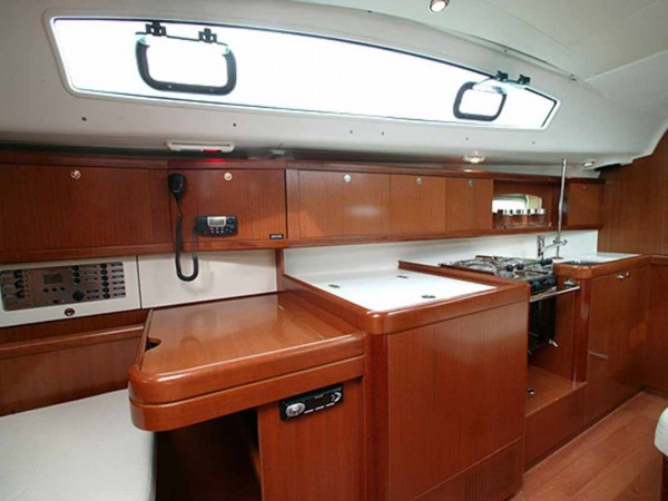 BENETEAU — OCEANIS 40 (2011)